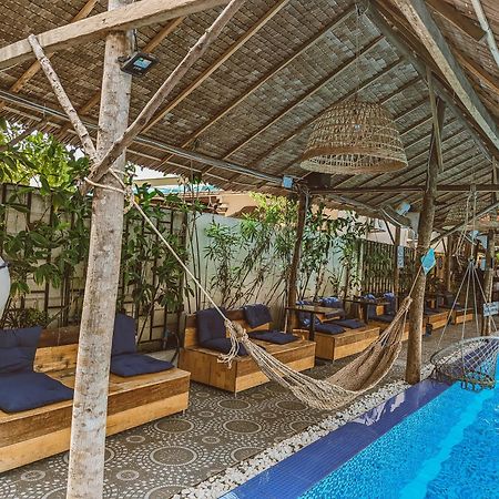 Yellow Star Hostel Kampot Bagian luar foto
