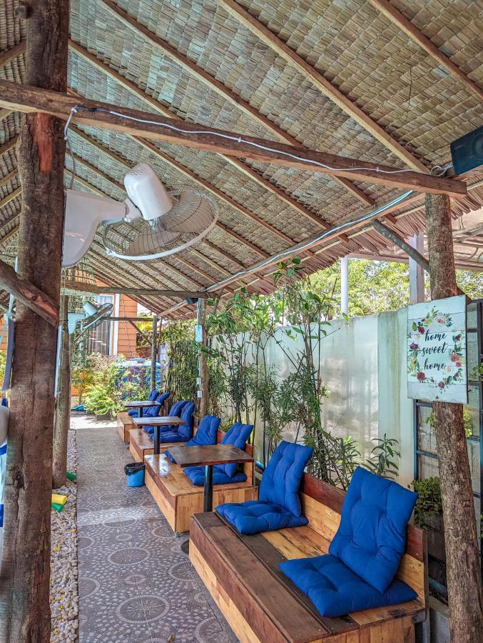 Yellow Star Hostel Kampot Bagian luar foto