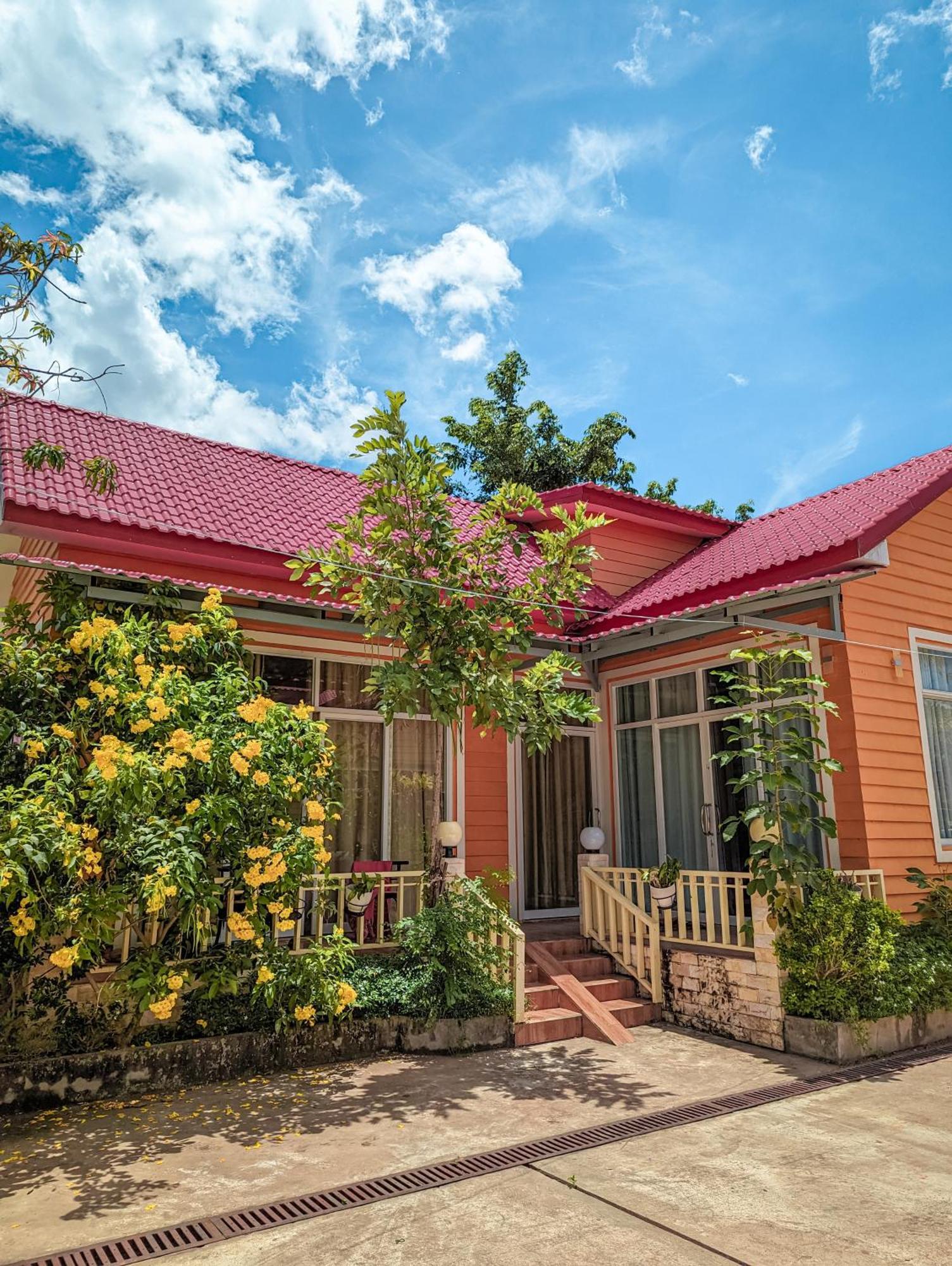 Yellow Star Hostel Kampot Bagian luar foto