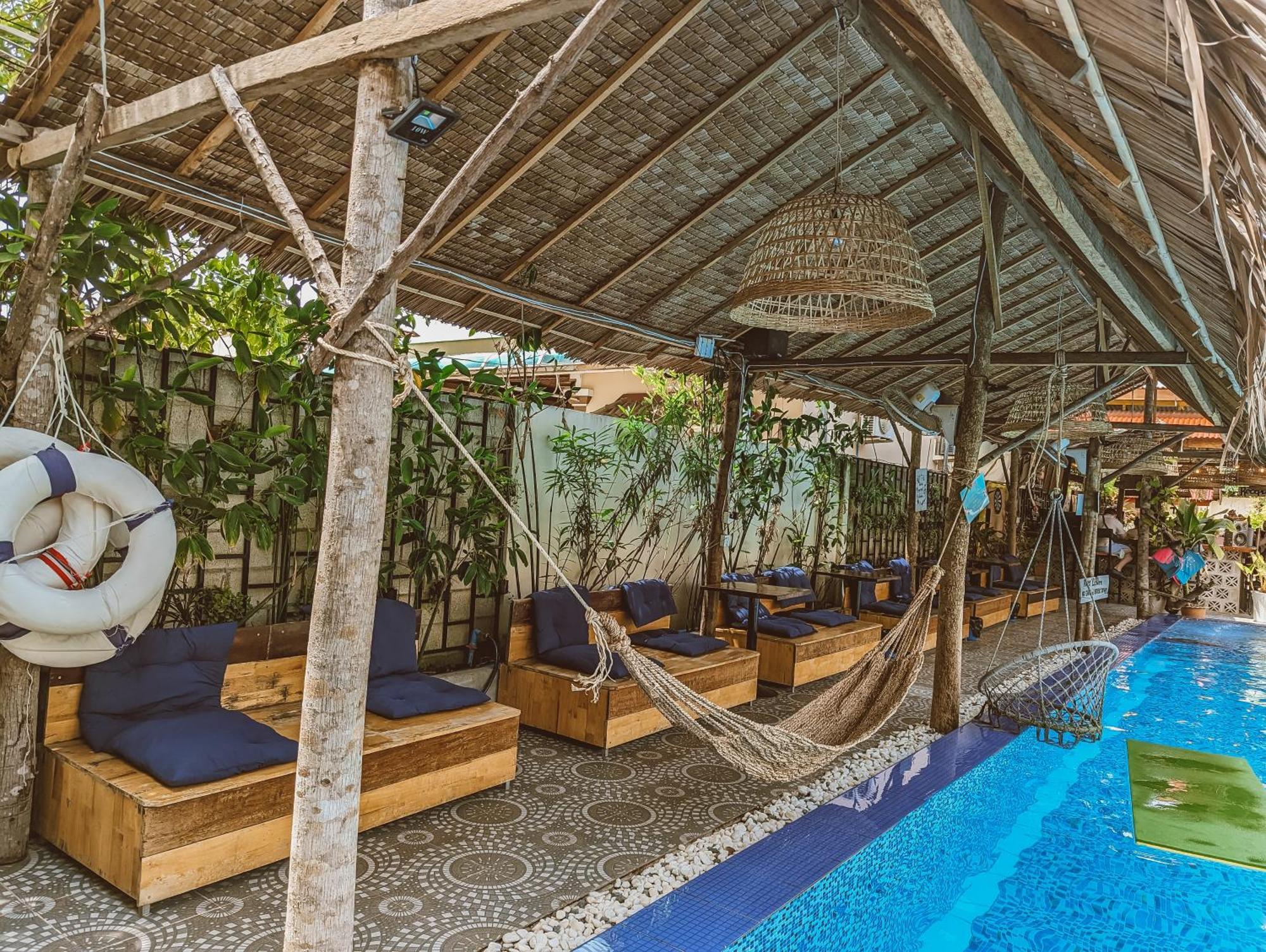 Yellow Star Hostel Kampot Bagian luar foto