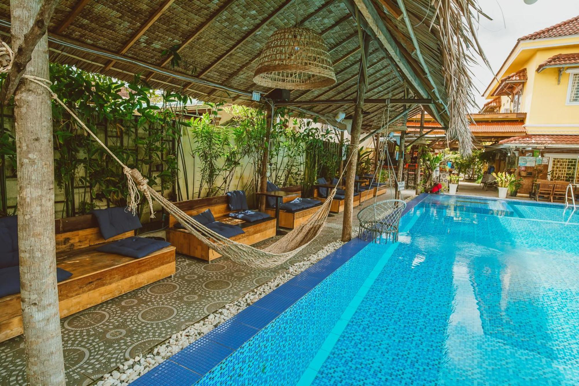 Yellow Star Hostel Kampot Bagian luar foto