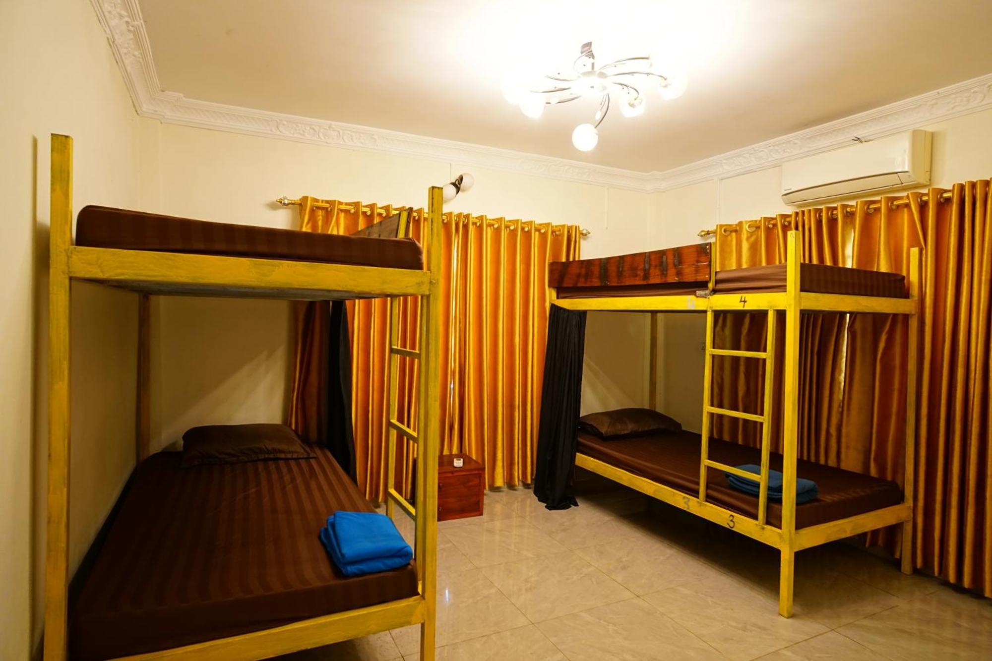 Yellow Star Hostel Kampot Bagian luar foto