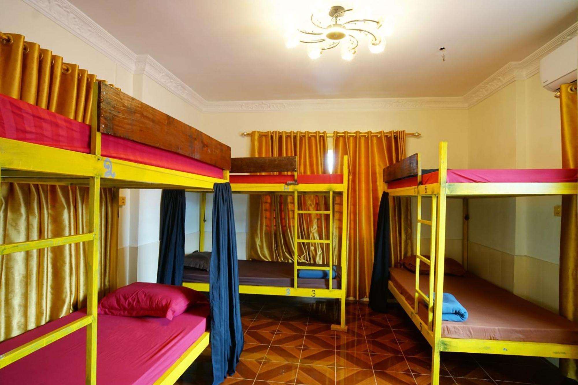 Yellow Star Hostel Kampot Bagian luar foto