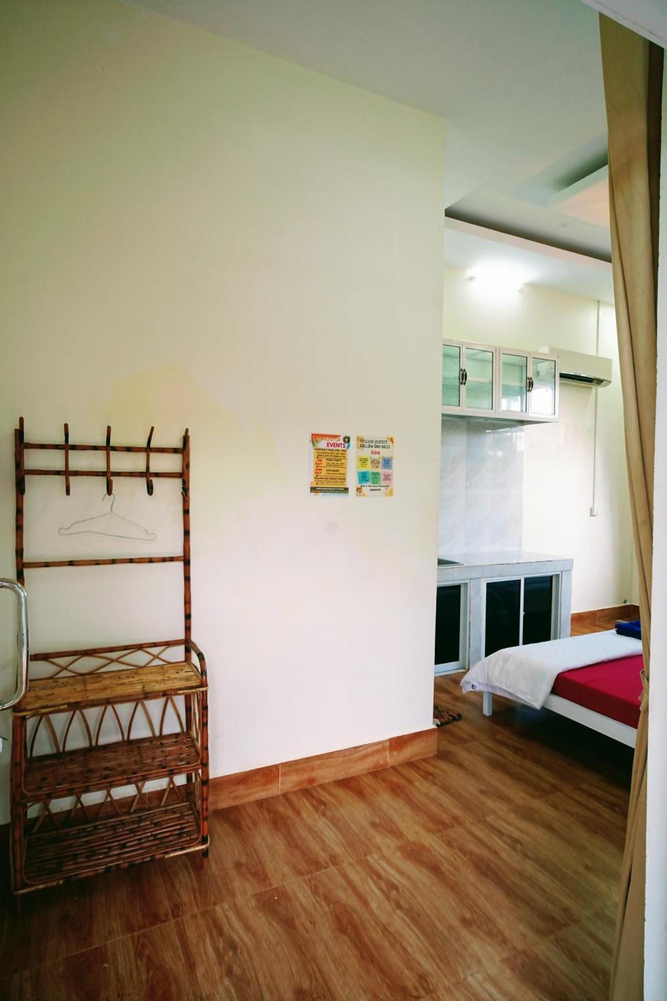 Yellow Star Hostel Kampot Bagian luar foto