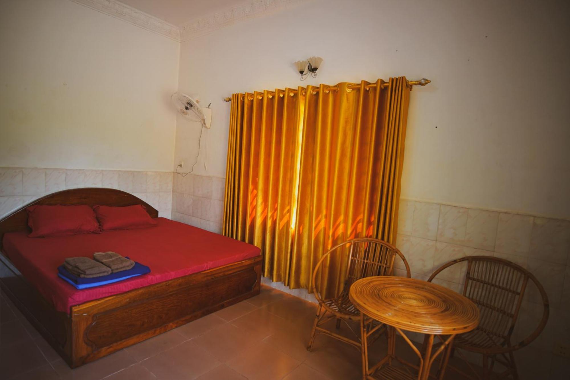 Yellow Star Hostel Kampot Bagian luar foto